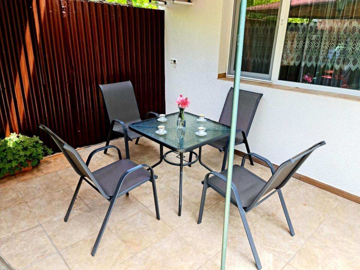 Fema Guest House بالشيك المظهر الخارجي الصورة