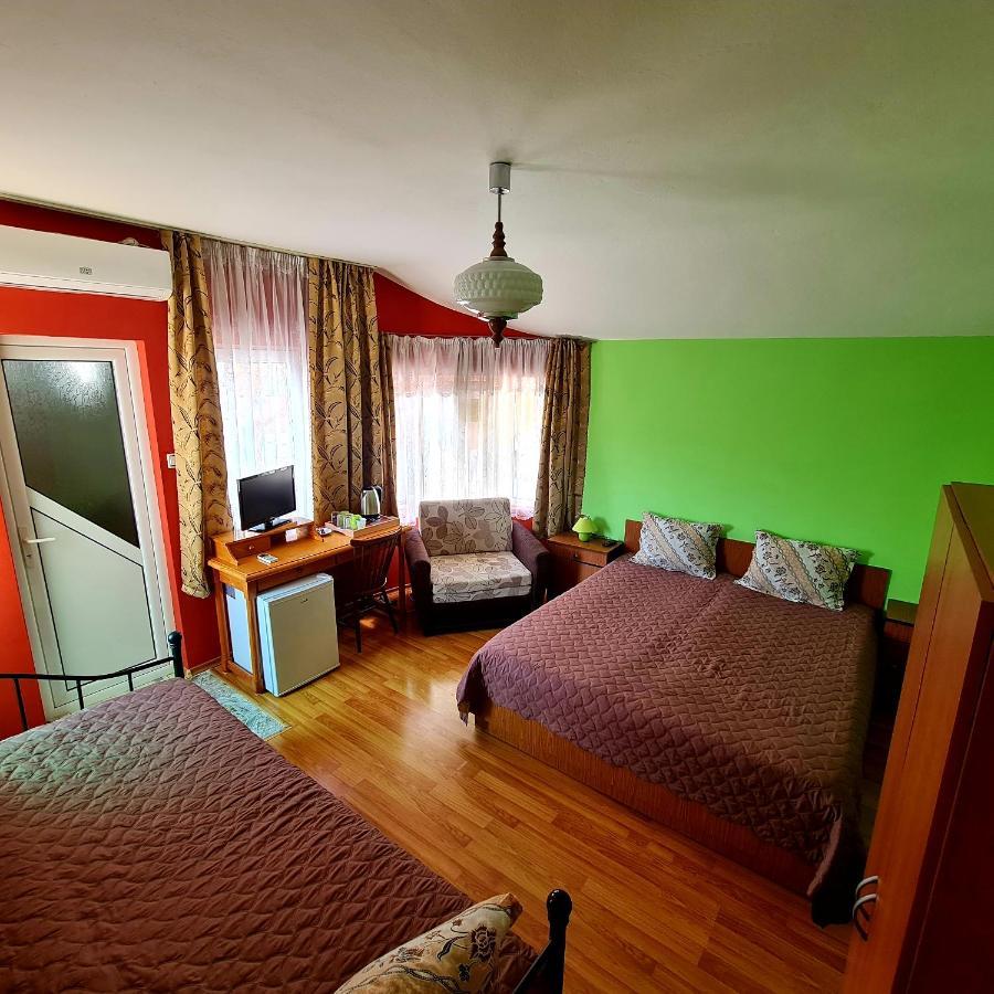 Fema Guest House بالشيك المظهر الخارجي الصورة