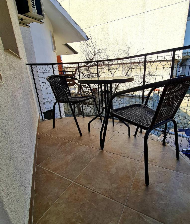 Fema Guest House بالشيك المظهر الخارجي الصورة