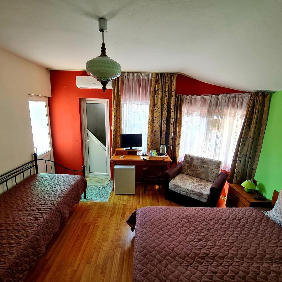 Fema Guest House بالشيك المظهر الخارجي الصورة
