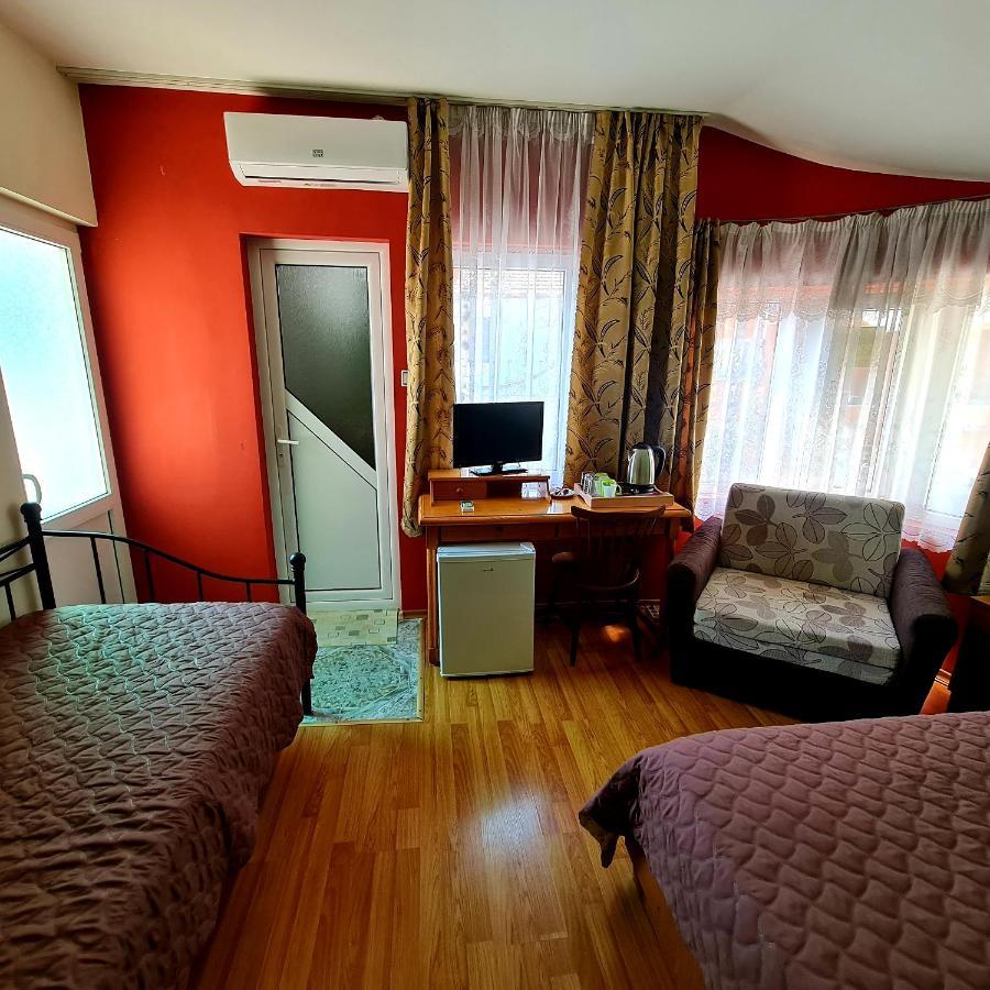 Fema Guest House بالشيك المظهر الخارجي الصورة