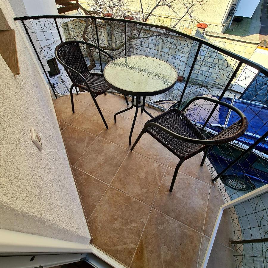 Fema Guest House بالشيك المظهر الخارجي الصورة