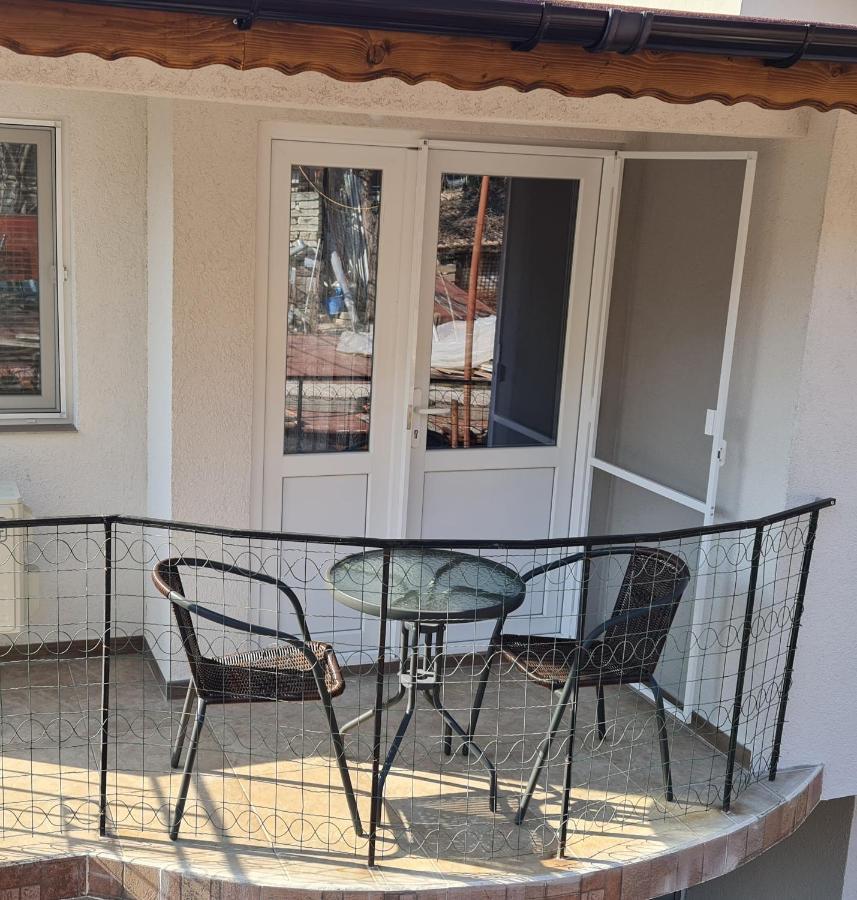Fema Guest House بالشيك المظهر الخارجي الصورة