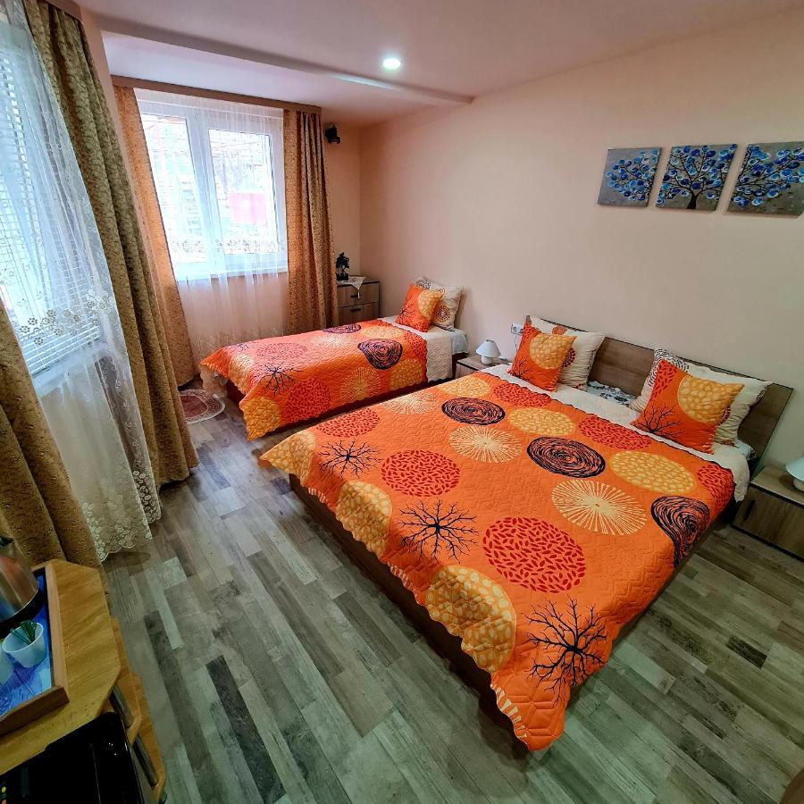 Fema Guest House بالشيك المظهر الخارجي الصورة