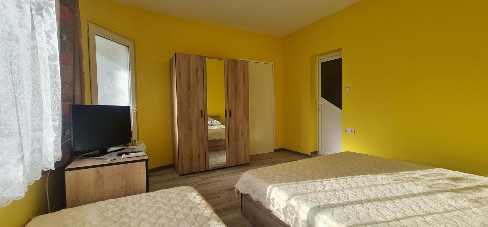 Fema Guest House بالشيك الغرفة الصورة