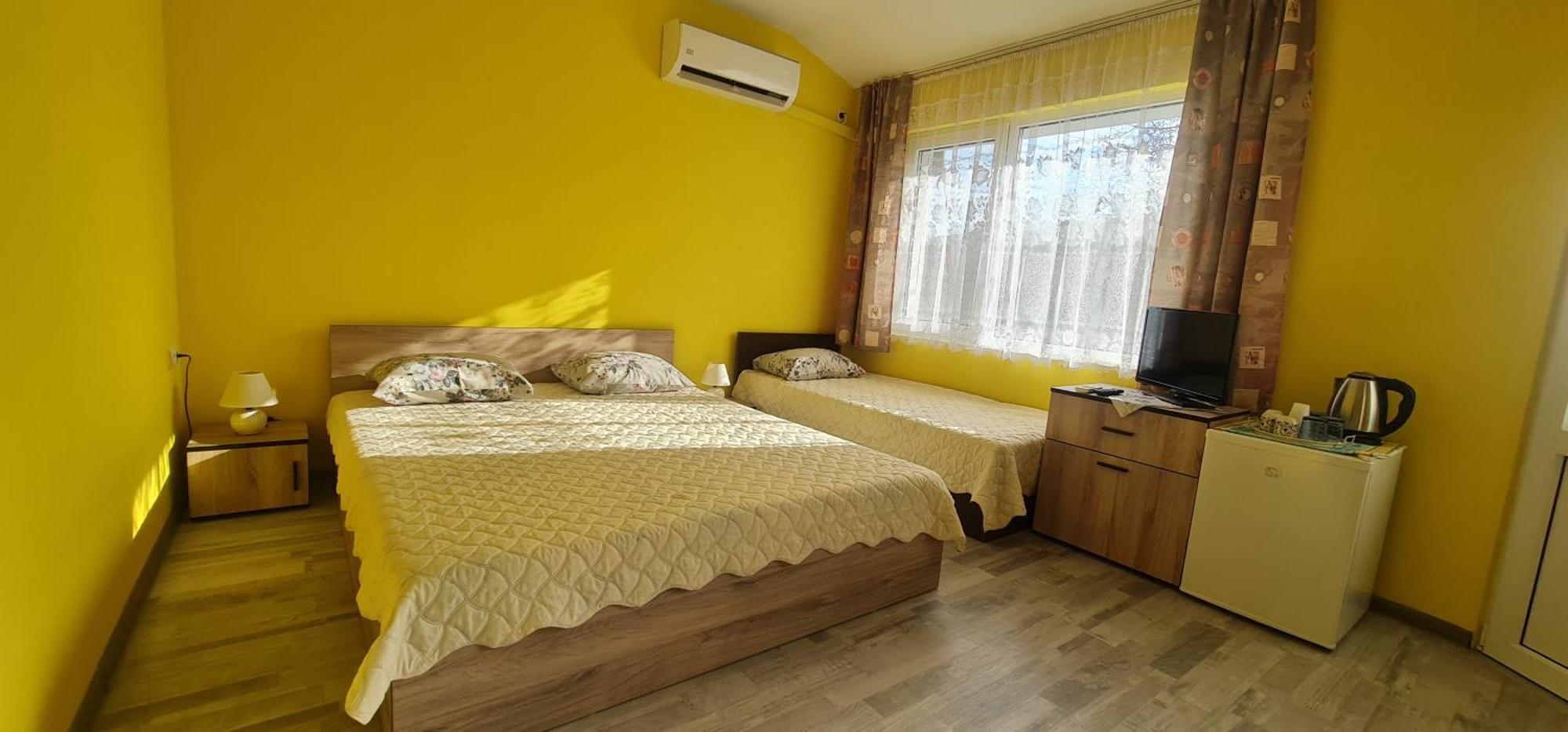 Fema Guest House بالشيك الغرفة الصورة